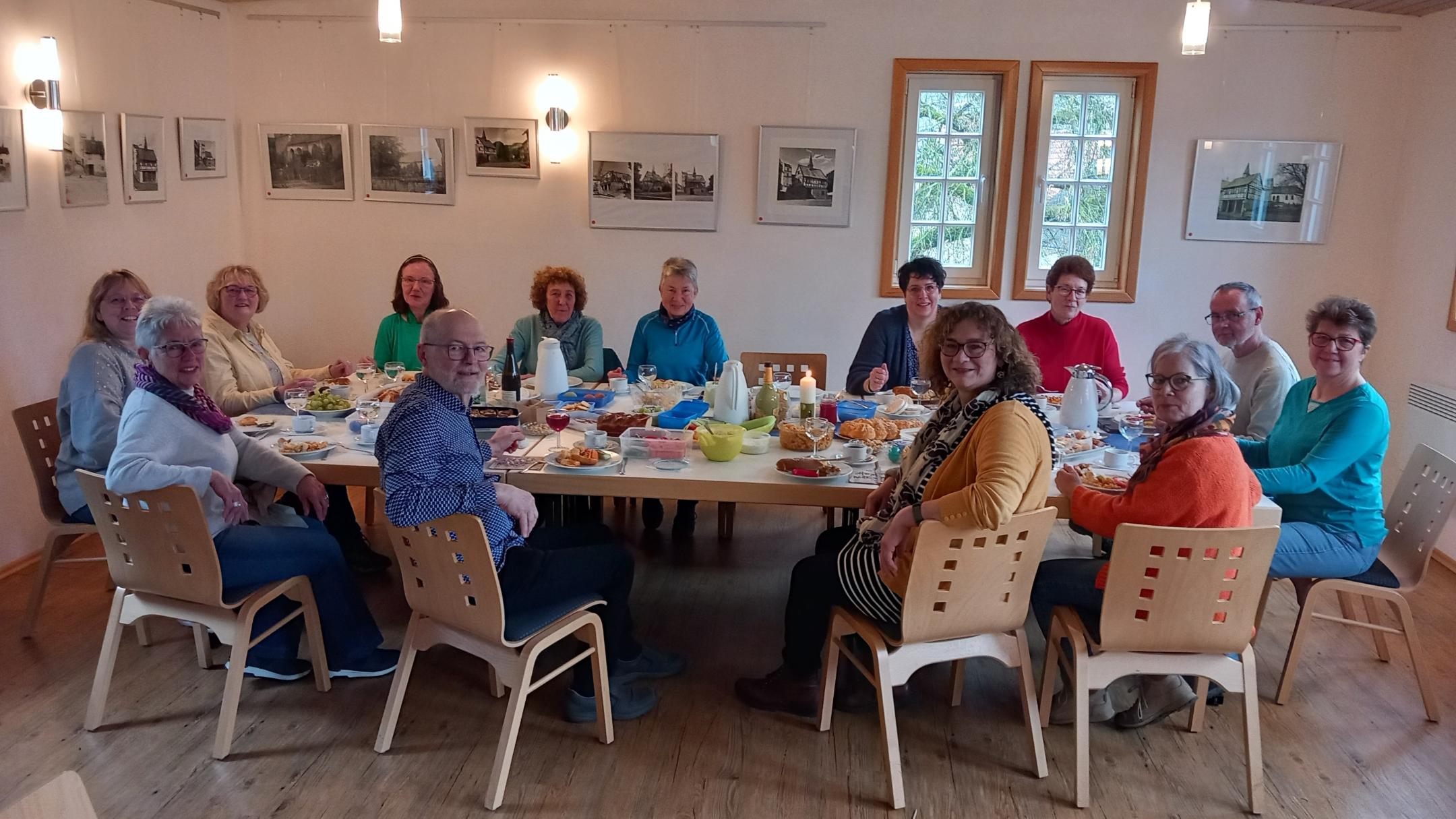 Teilnehmende des Lebenszeichen-Projekts bei der Agapefeier